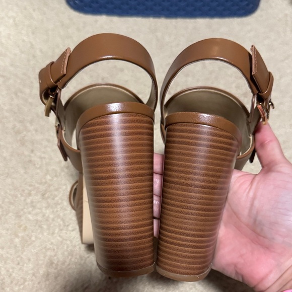 Michael Kors Carmen Platform Sandals - Picture 4 of 7